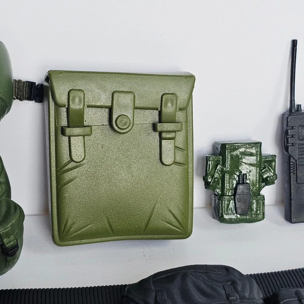 Lot of 17 G.I. JOE‎ World Peacekeepers Military Accessories Gear Bags Radio 1348